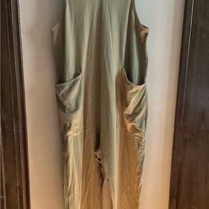 Olive Green Sleeveless Jumpsuit with Pockets